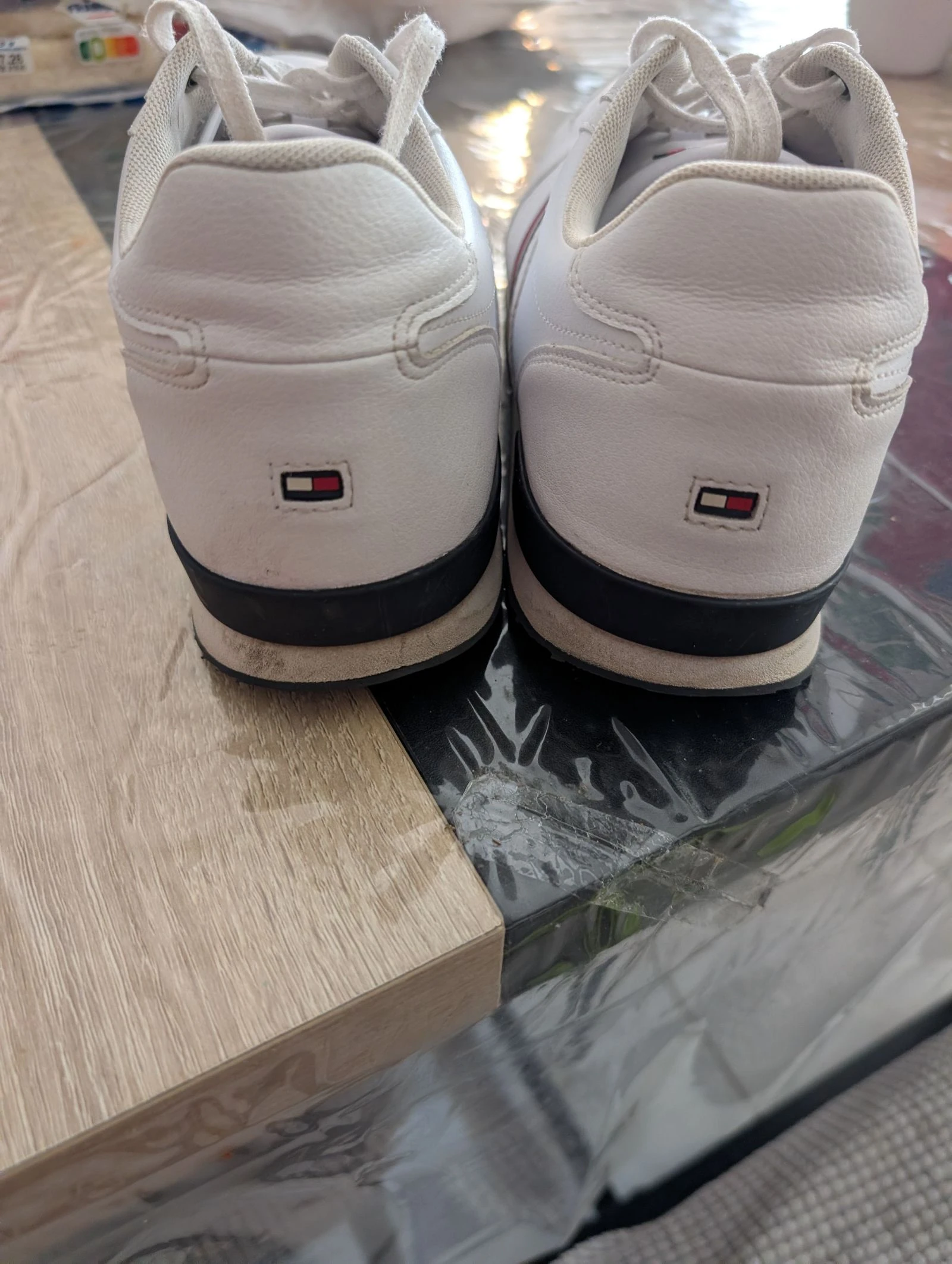 Magníficas zapatillas Tommy Hilfiger Iconic Leather Runner - Blanco - Talla 44 – photo 7